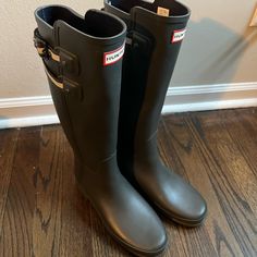 Never Worn Tall Hunter Rain Boots, Perfect Condition! Size 6 Tall Rain Boots, Hunter Rain Boots, Hunter Shoes, Women Hunters, Winter Rain, Rain Boots, Size 6, Women Shoes, Boots