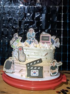 Kdrama Korea temática cumpleaños Bachelorette Cake, Bts Cake, Beauty Cakes, Themed Birthday Cakes, 30th Birthday Parties, Mom Day, Girl Cakes