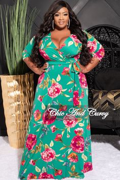 Polyester %: 95 Spandex %: 5 Stretch dress V neck Short sleeves Self tie No closure Hand wash cold Model is wearing 1X Outfits Curvy Women, Chic And Curvy, Outfits Curvy, Positive Body Image, Pink Floral Print, Curvy Outfits, Stretch Dress, Faux Wrap Dress, Body Image