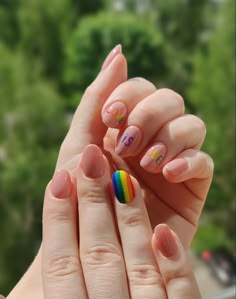 Love Is Love Nails, Pride Nails Ideas, Nail Pride Designs, Nails Pride Short, Pride Month Nail Ideas, Pride Month Nails Short, Pride Manicure Ideas, Nails For Pride, Nail Rainbow