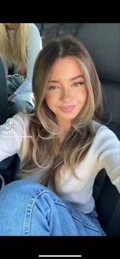 Soft Subtle Highlights Brunettes, Hair Ideas Colored Brunette, Blonde Money Piece On Light Brown Hair, Highlights Brown Hair Blowout, Cool Brown And Blonde Hair, Long Layers Money Piece, Light Brown Hair For Summer, Dark Brown Hair Light Brown Money Piece, Hair For Light Brown Eyes