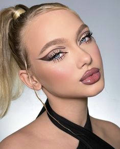 Makeup Kawaii, Face Art Makeup, Graphic Makeup, Evening Makeup, Glamorous Makeup, Creative Makeup Looks, Makeup Makeover