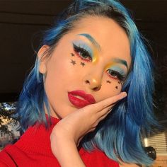 Blue Eyebrows, Editorial Make-up, Abstract Makeup, Festival Make Up, Make Up Inspiration, Creative Eye Makeup, Creative Makeup Looks, Make Up Looks