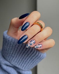 Navy Nails, January Nails, Floral Nail Designs, Blue Spring, Floral Nails, Chic Nails, Nail Arts, Flower Nails