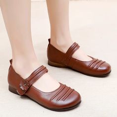 High Heels Outfit, Dark Brown Shoes, Women's Casual Shoes, Oxford Boots, Korean Jewelry, Heels Outfits, Casual Flat Shoes, Brown Shoes, Beige Shoes