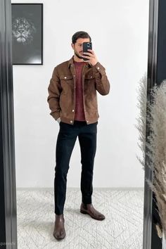 Men With Chelsea Boots Outfits, Men Outfits Semi Casual, Men Trip Outfit, Winter Dress Outfit Men, Boots Brown Outfit Men, How To Style Mens Boots, Men’s Jeans And Boots Outfit, Men Style Boots Outfit, Mens Outfits Brown Shoes