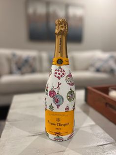 Custom Champagne Bottles. Painted and decorated! Decorated Champagne Bottles, Champagne Bottle Art, Custom Champagne Bottle, Decorated Liquor Bottles, Veuve Clicquot Champagne, Painted Bottles, Alcohol Bottles, Champagne Bottles, Liquor Bottles