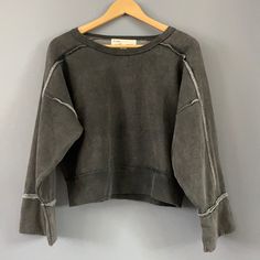 New Vintage Havana Gray Bell Sleeves Crop Pullover. Size S. Please See Pictures For More Details And For More Info. Make An Offer. I Do Accept Reasonable Offers. Thank You For Stopping By Washed Black Tops For Winter Loungewear, Washed Black Winter Tops, Washed Black Tops For Fall Loungewear, Camo Crop Top, Crop Pullover, Boho Crop Tops, Yellow Crop Top, Colorful Crop Tops, Cotton Crop Top