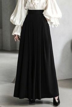 How To Style A Black Maxi Skirt, Elegant Skirts Classy, Buy Maxi Dresses Online, Gothic Fits, Gaun Abad Pertengahan, Long Skirt Outfits, Old Fashion Dresses, Black Maxi Skirt