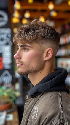 Marine Haircut Men, Men 2024 Haircut, Midfade Hairstyle Men, Dirty Blonde Hair Men, Marine Haircut, Young Mens Hairstyles, Oscar Hairstyles, Fade Haircut Styles