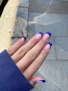 Blue Nail Inspo Acrylic Coffin, Blue French Tip With Hibiscus Flower, Navy Blue Nails With Flowers, Dark Blue Nails With Flowers, Dark Blue Nails Square, Acrylic Nails Flower Design, Blue French Tips Square, Back To School Nails Square, Navy Blue French Tips