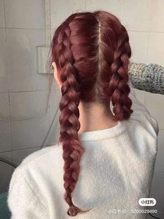 Pretty Red Hair, Wine Red Hair, Red Hair Inspo, Wine Hair, Hair Inspiration Long, Hair Color Streaks, Dyed Hair Inspiration, Effortless Hairstyles