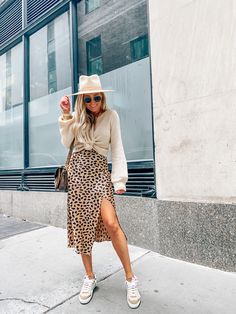 Dress With Sweater Over It, Skirt Sneakers, Sweater Over Dress, Simple Fall Outfits, Europe Outfits, Leopard Skirt, Fall Outfit Ideas, Dress Sweater, Looks Street Style