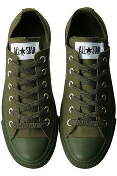 @aalejna Army Green Converse, Converse Outfits, Green Converse, All Stars Converse, Outfits With Converse, Skateboarder, Womens Shoes High Heels, Converse Sneakers, Converse All Star