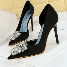 Beautiful High Heels Rhinestone Women Pumps Luxury Banquet Shoes Fashion Wedding Shoes Lady Stilettos Heels Pointed Shoes Origin: Mainland China Upper Material: flock Toe Shape: Pointed toe With Platforms: No Heel Height: Super High (8cm-up) Heel Type: Thin Heels Pump Type: Basic Style: Fashion Fashion Element: Shallow Season: Spring/Autumn Outsole Material: Rubber is_handmade: Yes Pattern Type: Solid Insole Material: PU Occasion: Wedding Model Number:3256805618325132 Gender: WOMEN Fit: Fits tru Luxury Rhinestone High Heeled Boots, Luxury High Heeled Boots With Rhinestones, Embellished Pointed Toe Evening Heels, Wedding Toes, Heels Rhinestone, Stilettos Heels, Pointed Shoes, Rhinestone High Heels, Flowers Wallpapers