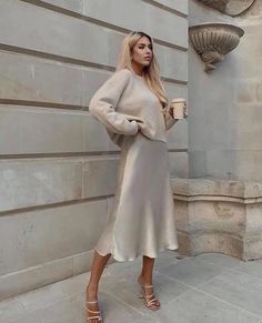 Satin Skirts, Satin Midi Skirt, Classy Style, Mode Inspo, Spring Trends