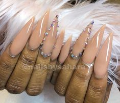 StayUnbothered❄️Follow: @Poppinnpinss_ For more💋 Different Types Of Nails, Bling Acrylic Nails, I Love Nails, Hot Nails, Luxury Nails, Unique Nails, Matte Nails, Perfect Nails