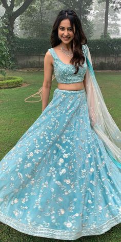 Lehenga Simple, Lehenga For Girls, Indian Bridesmaid Dresses, Indian Wedding Gowns, Function Dresses