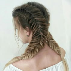 Pletenice Za Kosu, Server Hairstyles, Tutorial Eyeliner, Fishtail Braids, Makeup Tutorial Eyeliner, Cute Haircuts, Braids Hairstyles Pictures, Braided Ponytail Hairstyles