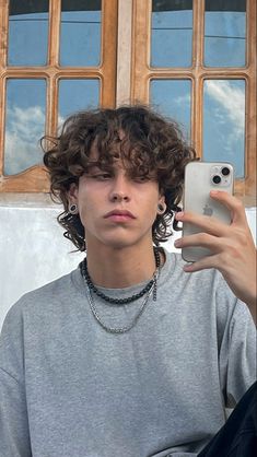 Long Curly Hair Men, Mens Hairstyles Curly, Short Permed Hair, Surfer Hair, Guy Haircuts Long, Men Haircut Curly Hair, Wavy Hair Men, Curly Hair Photos, Hair Inspiration Short