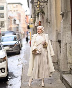 Chic Skirt Outfits, Stile Hijab, Street Hijab Fashion, Modern Hijab Fashion, Stylish Hijab, Muslim Outfits Casual, Hijabi Fashion Casual