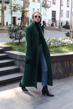 Rag And Bone Rover Boot Outfit, Green Duster Outfit, Green Coat Outfit, Cute Winter Coats, Mantel Outfit, Pijamas Women, Fall Fashion Coats, Style Parisienne, Oversized Coat