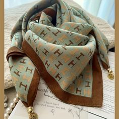 1pc Boho Chic Square Scarf for Women - 100% Polyester, Elegant Warm Shawl, Versatile for All Seasons, Fashion Accessory, Ideal for Travel & Dates Womens Neck Scarf, Small Scarf, Polyester Scarf, Triangle Scarf, Linen Set, Cotton Scarf, Scarf Set, Head Wrap, Magnetic Clasp