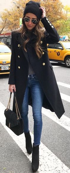 Pinterest                     ~Simona Hásová~ Fall Into Winter, Sneaker Outfits, 30 Outfits, Long Overcoat, Coat Trends, Fleece Coat, Going Out Outfits, Outfit Combinations, Casual Winter Outfits