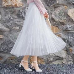 This is perfect for those who are looking for a clothing for a good price. It is fashionable, stylish, and it will look great on anyone who wears it. Do you wanahavit? Womens Tulle Skirt, Gauze Skirts, White Long Skirt, Skirt Y2k, Layered Fashion, White Skirt, Tutu Skirt, Types Of Skirts, White Skirts