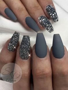 Matte Nails Glitter, Grey Matte Nails, Nails Burgundy, Grey Acrylic Nails, Grey Nails, Grey Nail Designs, Gray Nails, Coffin Shape Nails