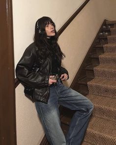 Womens Leather Jacket Outfit, Black Leather Jacket Outfit, Fits Streetwear, Estilo Hippy, Leather Jacket Outfits, Foto Poses, Classy Style, Look Vintage