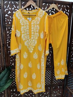 Kurti Fabric: Modal

Wash Care : Hand Washable

Sleeves: 3/4 Sleeves

Kurti Length :44-46 inches

Style: Ethnic Wear

Occassion: Party Wear, Wedding Wear


Package Contains : Kurti and Palazzo set