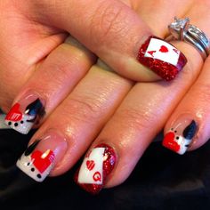 Queen Of Hearts Nails Designs Alice In Wonderland, Vegas Themed Nails, Queen Of Hearts Nails, Casino Nails, Nails Vegas, Vegas Attire, Diy Valentine's Nails, Card Nails, Frozen Nails