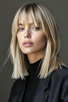 Bob With Balayage Blonde, Air Space Haircut, Medium Bob With Layers And Bangs, Blonde Medium Hair With Bangs, 1 Length Haircut, Sophisticated Bob Hairstyles, Blond Bob Haircut, Shaggy Lob Hairstyles, Lob Haircut With Fringe