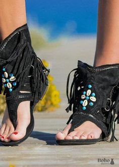 This is our new pair of heeled shoes made in boho-dress.com, the Boho fringed ethnic sandals. It's an open pair of fringed sandals. These fringe sandals feature a soft suede upper, offering a luxurious texture that complements the intricate tassel and bead details. The high ankle design with an adjustable strap provides both support and a chic look. The versatile design of these sandals makes them easy to pair with a variety of outfits, from flowing maxi dresses to casual shorts and skirts. DETAILS OF BOHO SANDALS Reinforced sole : Ideal foot support and comfort Materials : Polyurethane (Faux leather) and rubber Size available from EU 35 to EU 43 No form of discomfort on your skin High-quality finishes : For a greater durability FREE STANDARD DELIVERY Cleaning, preferably with a soft cloth Boho Flats Shoes, Rome Fashion, Tassel Sandals, Ankle Sandals, Roman Sandals, Boho Sandals, Gladiator Heels, Boots Casual, Tassels Fashion