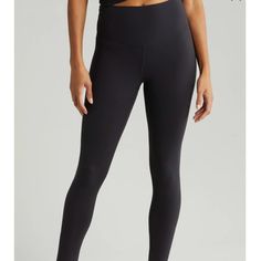 Nwt Zella High Compression Black Leggings Sz M With Zeltek Finish Most Popular Fit And Versatile Look! Hidden Pocket For Small Essentials Contoured Waistband Fit Is Designed For Support And Is Very Durable -Moisture Wicking -Anti Chafe -4way Stretch Dark Green Leggings, Cross Leggings, Mesh Leggings, Green Leggings, Performance Leggings, Black High Waist, Hidden Pocket, Striped Leggings, Grey Leggings