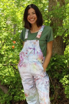 Love comfort and style? Check out these made-to-order tie dye overalls. I love wearing mine for lounging, working, strolling around town, gardening, seeing friends, and more. They're super versatile, colorful, and I receive compliments every time I wear them.  When you order, let me know your size and color preferences in the order comments section. Men and women's sizes are available, ranging from XS to 2XL. I'll respond back with any additional information and will send you the pair when finis Tie Dye Overalls, Painted Overalls, Tye Dye Patterns, Custom Ties, Bib Overalls, Pinafore Dress, Dungarees, Sewing Ideas, Green And Purple