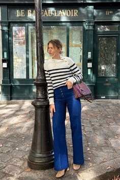 What To Wear With Flare Jeans, How To Style Flares, Wide Leg Trousers Outfit, Style Flare Jeans, Striped Sweater Outfit, Navy Trousers, Blue Flare Jeans, Jumper Outfit, Practice Outfits