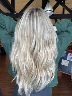 Blonde Highlights Silver, Bright Blonde Balayage With Dimension, Hot Girlfriend Haircut Blond, Full Highlights On Blonde Hair, Blonde Hair Color Ideas Icy, Full Blond Highlights, Bright Blonde Hair With Highlights, Full Head Of Highlights On Blonde Hair, Full Head Blonde Balayage