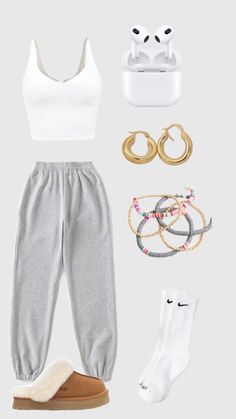 Outfit Inspo Lazy, White Uggs, Outfits Lazy Days, Outfits For High School, Lazy Fashion, Adrette Outfits, Outfits Lazy, Preppy Summer Outfits, Day Outfits