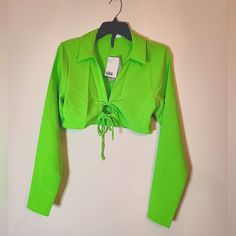 Nwt Lime Green Medium-Sized Crop Top From H&M With Keyhole Detail And Bow. Originally $25. H&m Green Tops For Spring, H&m Fitted Trendy Crop Top, Fitted H&m Crop Top For Day Out, Chic Green H&m Top, Green Crop Top, Green Leggings, Crop Tops Women, Lime Green, Crop Top