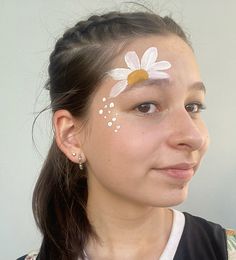 Butterfly Costume Face Makeup, Beginning Face Painting, Easy Carnival Face Painting Ideas, Face Painting Ideas For Beginners, Face Paints Easy, Easy Princess Face Paint, Basic Halloween Face Paint, Face Paint Flowers Easy