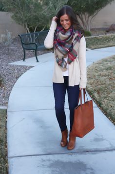 Zara Blanket, Fall Prep, Street Mode, Prep Style, Scarf Accessories, Cream Cardigan