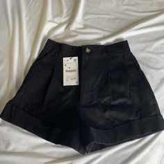 New With Tags Zara High Waist Cotton Shorts, Zara High-waist Cotton Shorts, Chic Black Cotton Shorts, Zara Black High-waisted Shorts, Zara High-waisted Shorts For Day Out, Trendy Zara Cotton Shorts, Chic Black Zara Shorts, Zara Black Summer Shorts, Trendy Black Zara Shorts