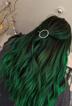 Pastel Green Hair, Hair Dye Brands, Unusual Hair Colors, Emerald Green Hair, Two Color Hair