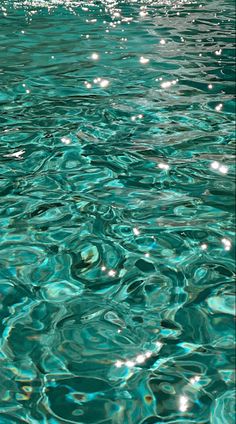 Teal blue water background Teal Iphone Wallpaper, Teal Aesthetic Wallpaper, Iphone Wallpaper Water, Wallpaper Highlights, Coloured Wallpaper, Teal Aesthetic, Aqua Wallpaper