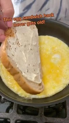 Bread And Eggs Breakfast Ideas, Hidden Egg Recipes, Bread And Egg Recipes, Breakfast For The Week, Sourdough Egg Sandwich, Food For Breakfast, How To Make Egg Sandwich, Unusual Breakfast Ideas, Frozen Breakfast Sandwich