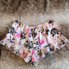 Victoria's Secret Floral Sleep Or Lounge Shorts. New With Tags. Size Small. Pink Lace Bra, Victoria Secret Pajamas, Vs Bras, Womens Pajamas Pants, Black Lace Bra, Racerback Bra, Lace Babydoll, Bralette Tops, Lounge Shorts