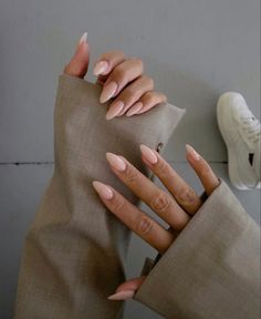 Chic Long Nails, Ongles Beiges, Paznokcie Hello Kitty, Neutral Nail Designs, Milky Nails, Classy Nail Designs