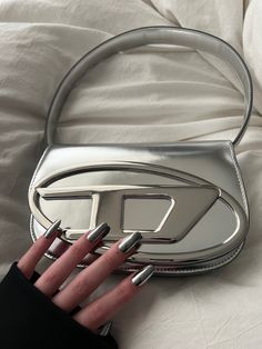 Diesel 1dr bag metallic chrome silver logo Mode Harajuku, Diesel Bag, Sacs Tote Bags, Luxury Bags Collection, Aesthetic Bags, Girly Bags, Fancy Bags, Luxury Purses, Bags Aesthetic